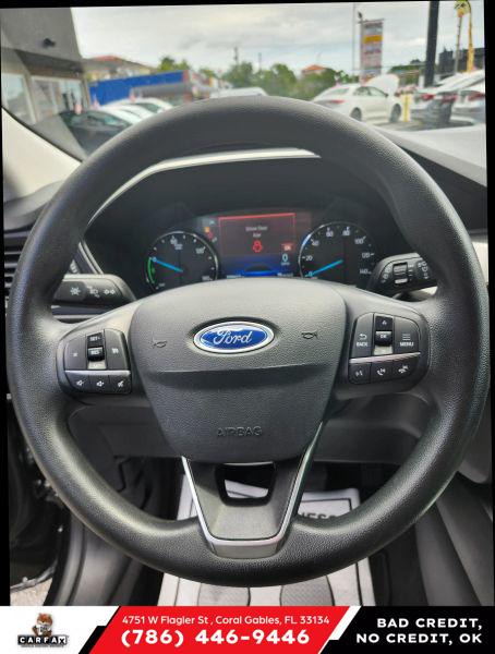 2021 Ford Escape SE Hybrid