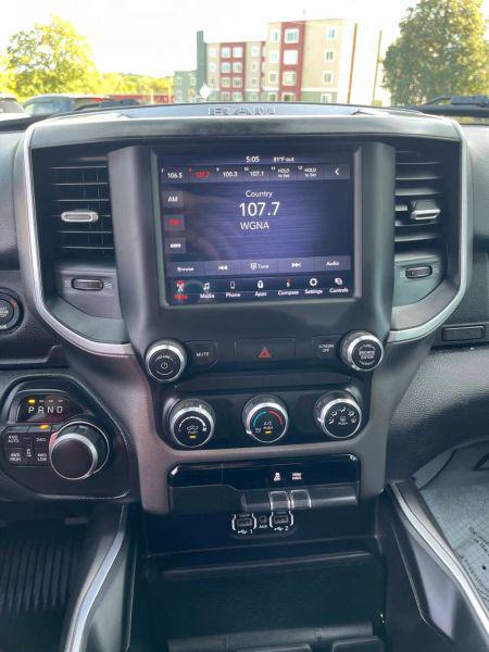 2020 Ram 1500 Big Horn Crew Cab 4x4 5'7" Box