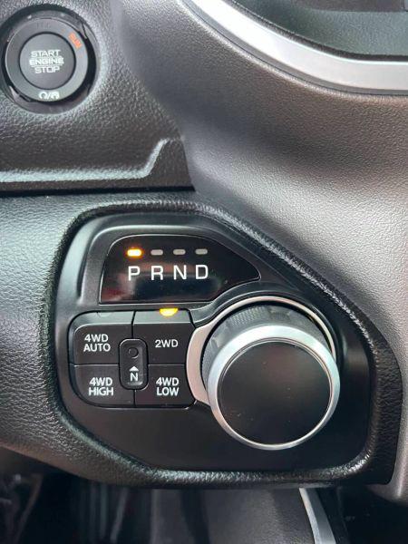 2020 Ram 1500 Big Horn Crew Cab 4x4 5'7" Box