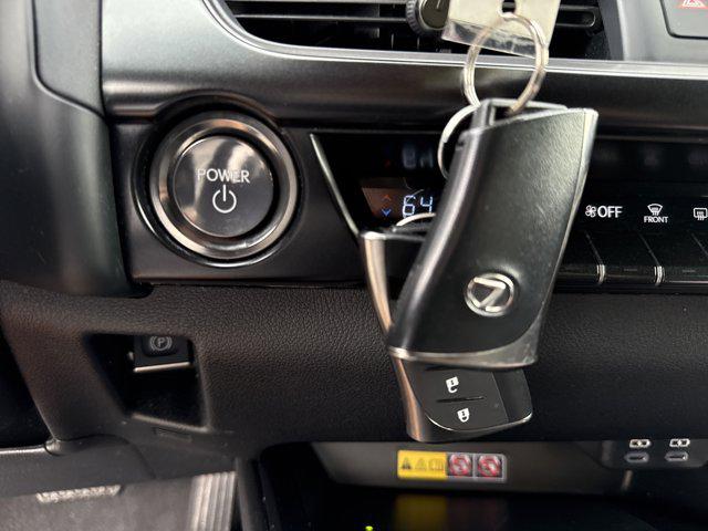 2025 Lexus 300 Premium