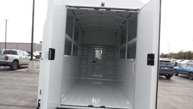 2026 Ford E-350 Cutaway Base