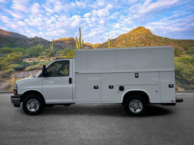 2025 Chevrolet Express Cutaway Work Van