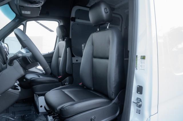 2026 Mercedes-Benz Sprinter Crew Van High Roof 4-Cyl Diesel HO