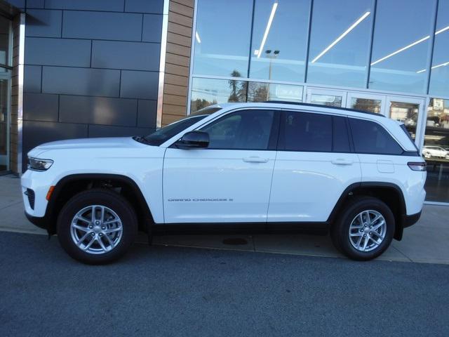 2025 Jeep Grand Cherokee GRAND CHEROKEE LAREDO X 4X4