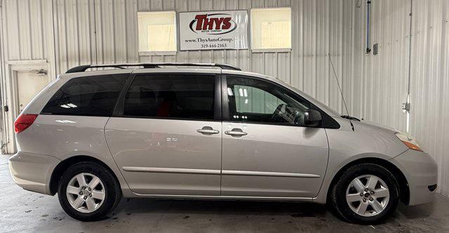 2008 Toyota Sienna LE