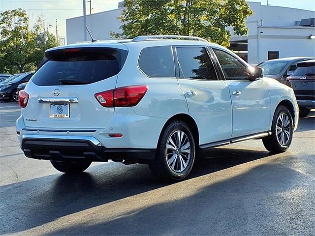 2017 Nissan Pathfinder SL