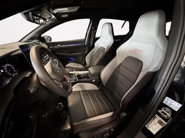 2025 Volkswagen Golf GTI 2.0T SE