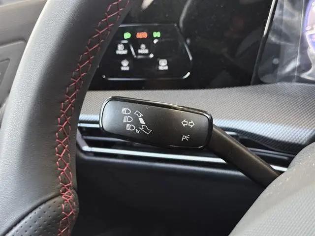 2025 Volkswagen Golf GTI 2.0T SE