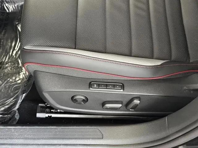 2025 Volkswagen Golf GTI 2.0T SE
