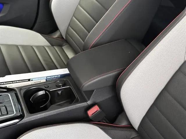 2025 Volkswagen Golf GTI 2.0T SE