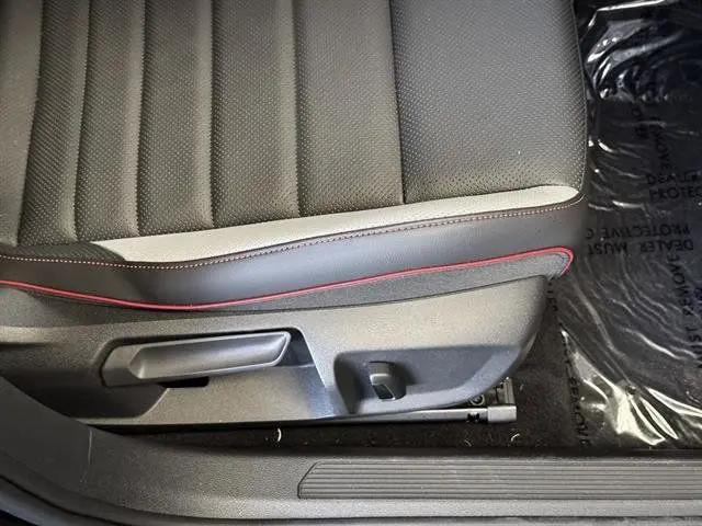 2025 Volkswagen Golf GTI 2.0T SE