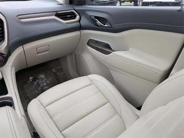 2022 GMC Acadia AWD Denali