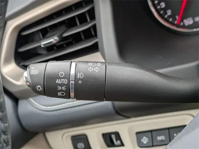2022 GMC Acadia AWD Denali