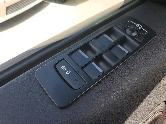 2023 Land Rover Discovery Sport SE R-Dynamic