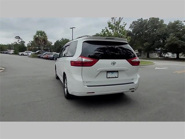 2017 Toyota Sienna L