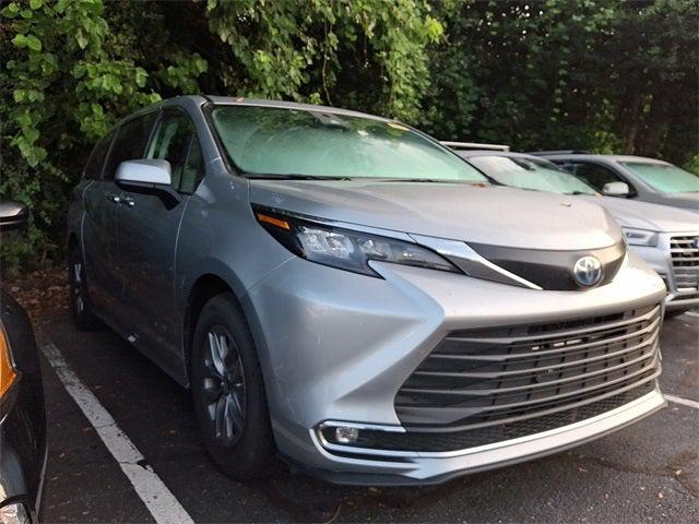 2024 Toyota Sienna XLE