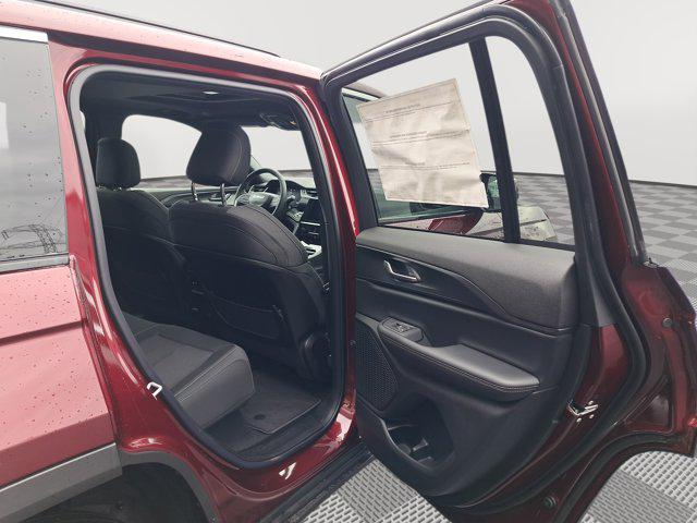 2025 Jeep Grand Cherokee Laredo X 4x4