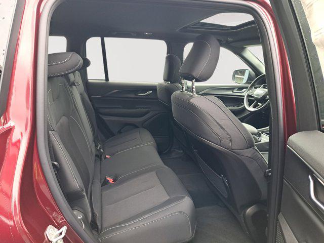 2025 Jeep Grand Cherokee Laredo X 4x4