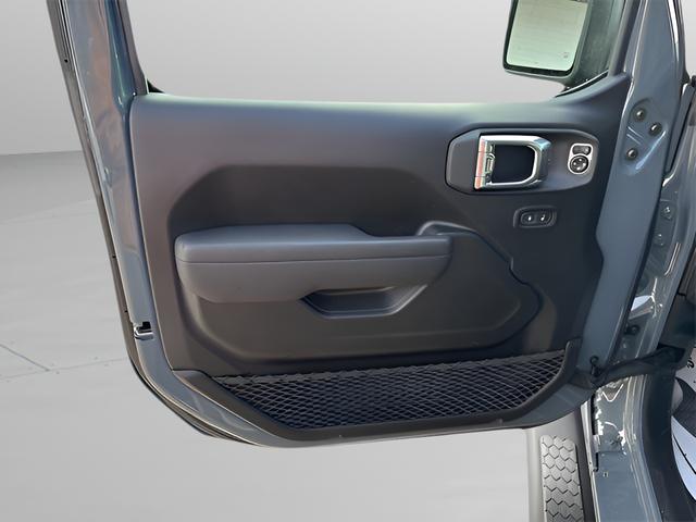2025 Jeep Wrangler 4-Door Summit 4x4