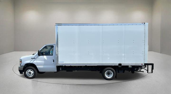 2026 Ford E-450 Cutaway Base