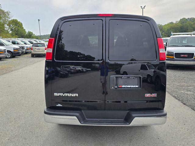 2025 GMC Savana Passenger RWD 2500 Regular Wheelbase LT