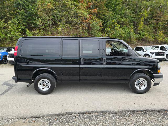 2025 GMC Savana Passenger RWD 2500 Regular Wheelbase LT