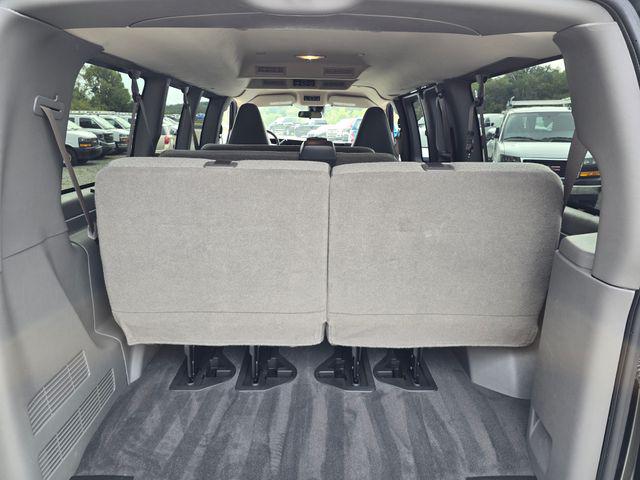 2025 GMC Savana Passenger RWD 2500 Regular Wheelbase LT