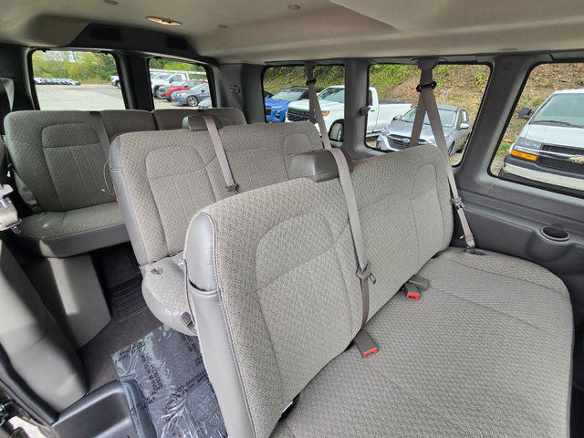2025 GMC Savana Passenger RWD 2500 Regular Wheelbase LT