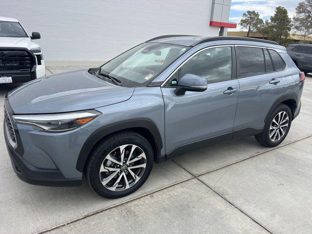 2023 Toyota Corolla Cross XLE's photo