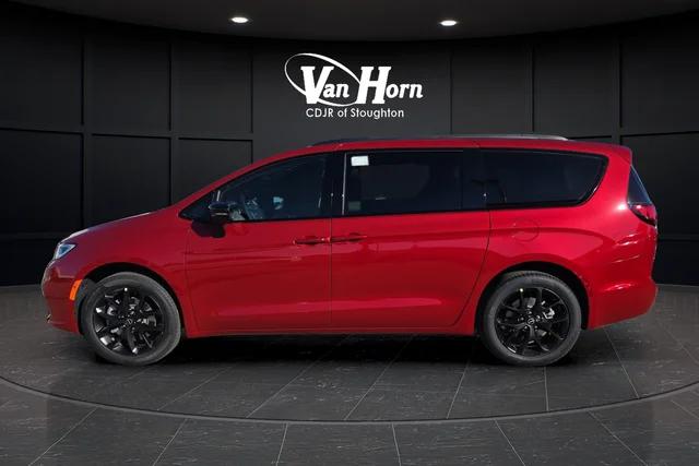 2026 Chrysler Pacifica Limited AWD