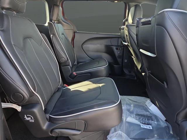 2026 Chrysler Pacifica Limited AWD