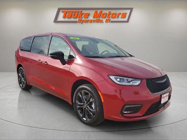 2026 Chrysler Pacifica PACIFICA SELECT AWD