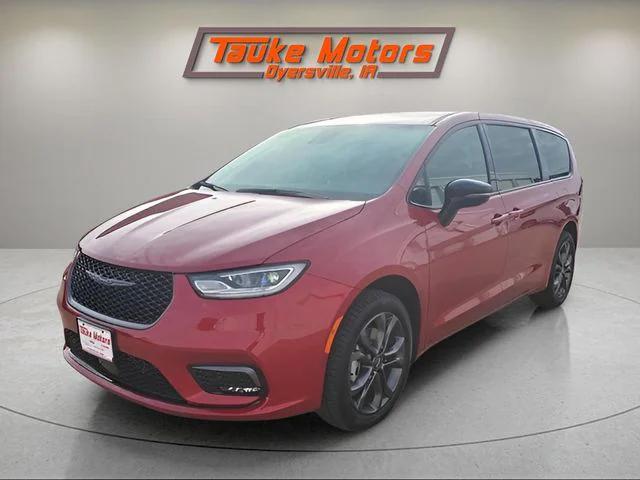 2026 Chrysler Pacifica PACIFICA SELECT AWD