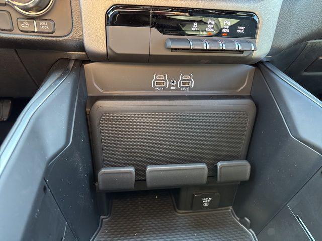 2026 Ram 1500 Lone Star Crew Cab 4x4 5'7" Box