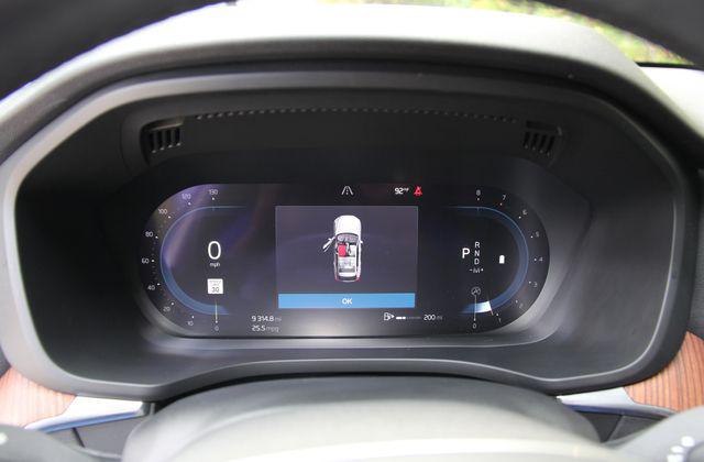 2023 Volvo XC60 B5 Plus Dark Theme