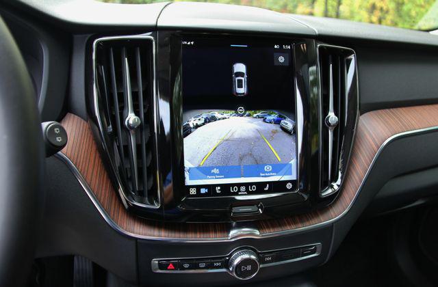 2023 Volvo XC60 B5 Plus Dark Theme
