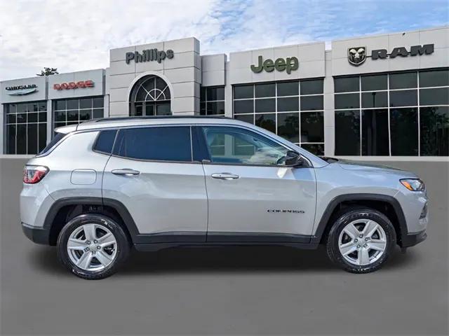 2022 Jeep Compass Latitude FWD