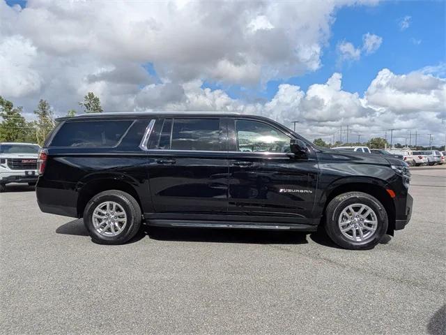 2023 Chevrolet Suburban 2WD LT