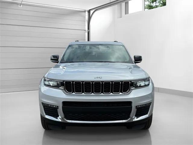 2023 Jeep Grand Cherokee L Limited 4x4 2023 Jeep Grand Cherokee L Limited 4x4