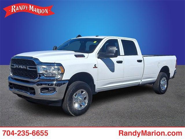 2023 RAM 3500 Tradesman Crew Cab 4x4 8 Box