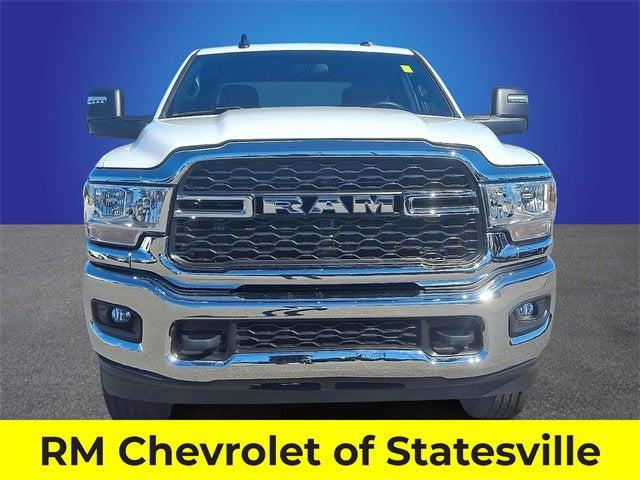2023 RAM 3500 Tradesman Crew Cab 4x4 8 Box