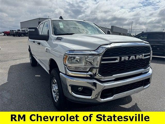 2023 RAM 3500 Tradesman Crew Cab 4x4 8 Box