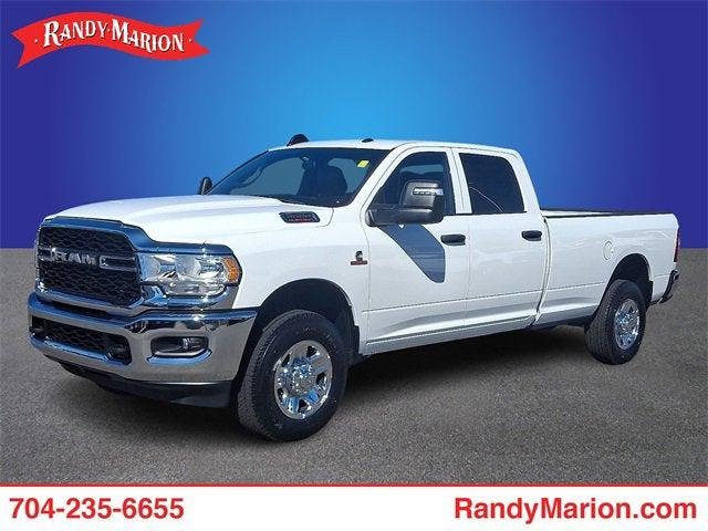 2023 RAM 3500 Tradesman Crew Cab 4x4 8 Box