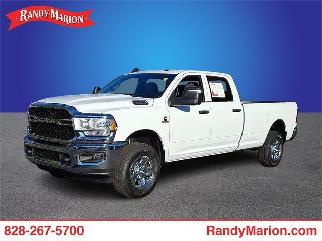 2023 RAM 3500 Tradesman Crew Cab 4x4 8 Box