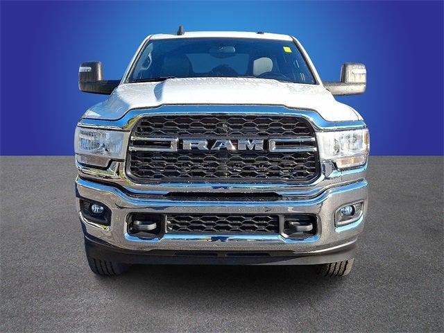2023 RAM 3500 Tradesman Crew Cab 4x4 8 Box