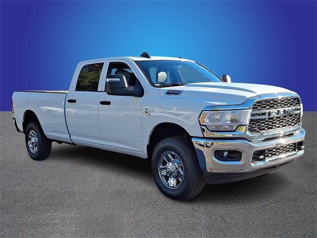 2023 RAM 3500 Tradesman Crew Cab 4x4 8 Box
