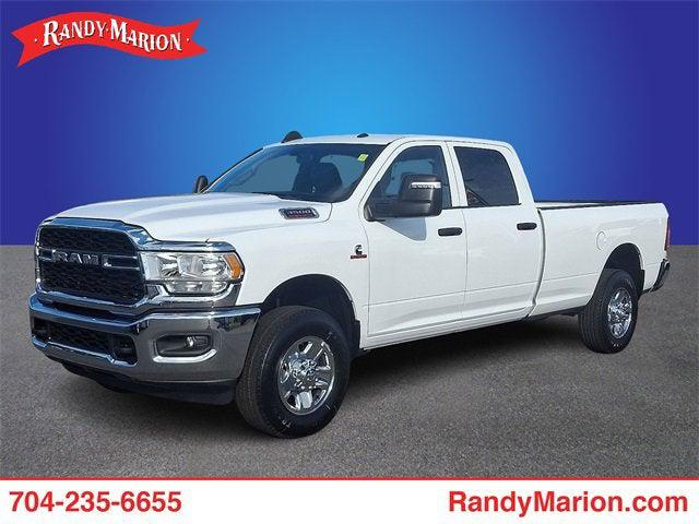 2023 RAM 3500 Tradesman Crew Cab 4x4 8 Box