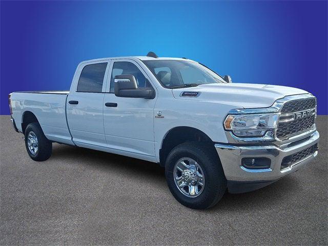 2023 RAM 3500 Tradesman Crew Cab 4x4 8 Box
