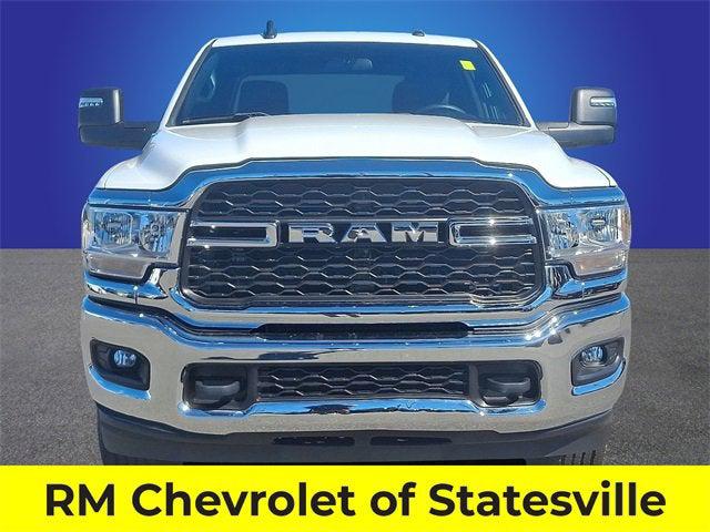 2023 RAM 3500 Tradesman Crew Cab 4x4 8 Box