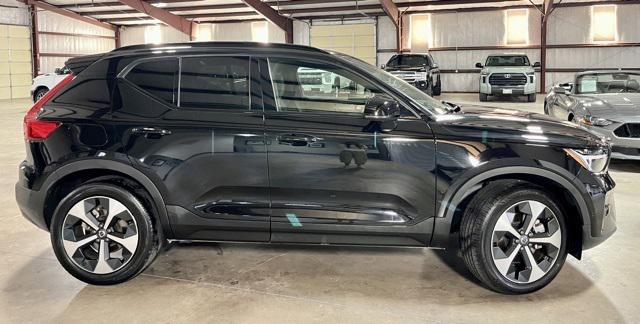 2025 Volvo XC40 B5 Plus Dark Theme